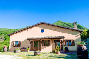 Отель Agriturismo Pompagnano  Монтиньяно
